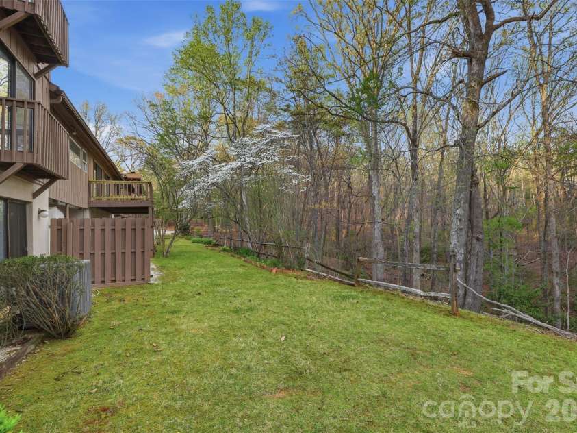 17 Knoll Drive, Columbus, NC 28722.  MLS# CAR4358872, YatesRealty ID 8804. 