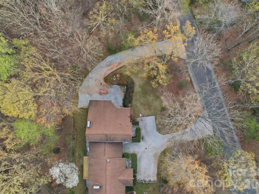 17 Knoll Drive, Columbus, NC 28722.  MLS# CAR4358872, YatesRealty ID 8804. 