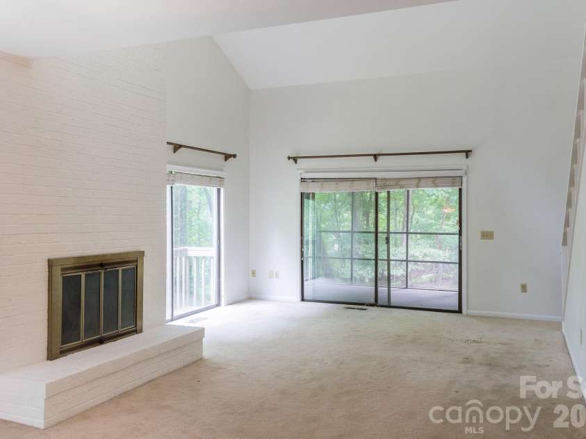 17 Knoll Drive, Columbus, NC 28722.  MLS# CAR4358872, YatesRealty ID 8804. 