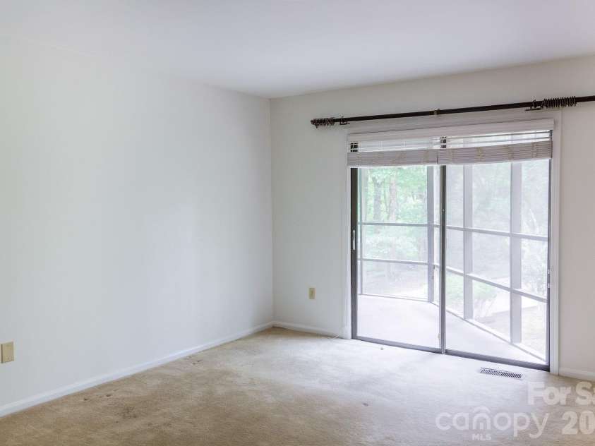 17 Knoll Drive, Columbus, NC 28722.  MLS# CAR4358872, YatesRealty ID 8804. 
