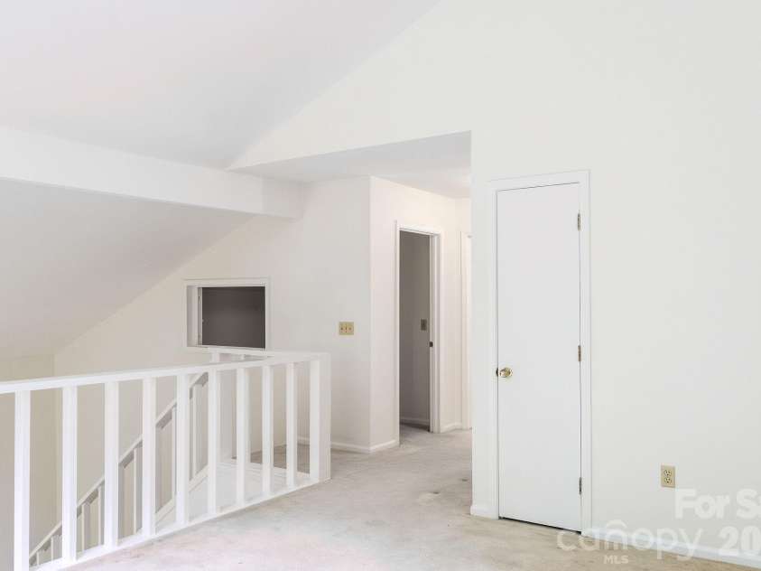 17 Knoll Drive, Columbus, NC 28722.  MLS# CAR4358872, YatesRealty ID 8804. 
