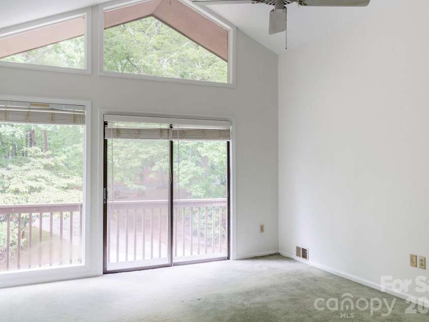 17 Knoll Drive, Columbus, NC 28722.  MLS# CAR4358872, YatesRealty ID 8804. 