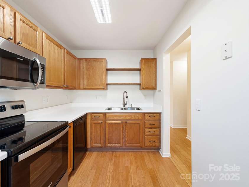 406 Carrington Place, Arden, NC 28704.  MLS# CAR4248260, YatesRealty ID 8804. 