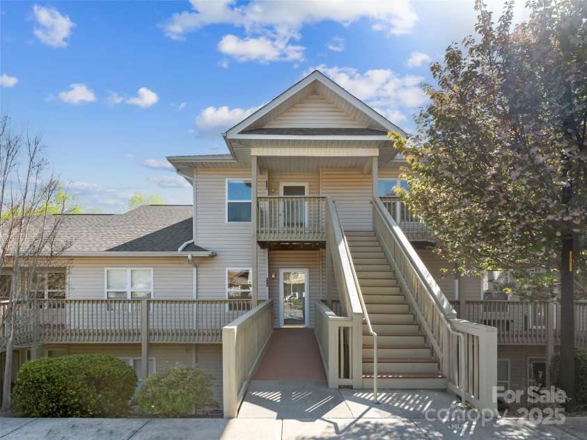 406 Carrington Place, Arden, NC 28704.  MLS# CAR4248260, YatesRealty ID 8804. Front of Building - 406 is straight ahead with no steps