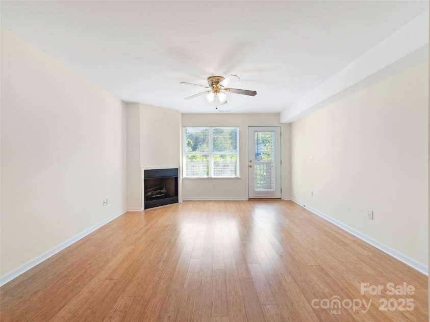 406 Carrington Place, Arden, NC 28704.  MLS# CAR4248260, YatesRealty ID 8804. Open Floorplan LR/DR