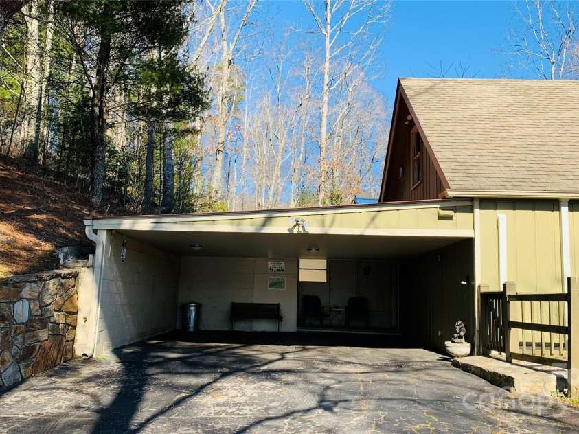 561 Deals Gap Road, Robbinsville, NC 28771.  MLS# CAR4144859, YatesRealty ID 8805. 