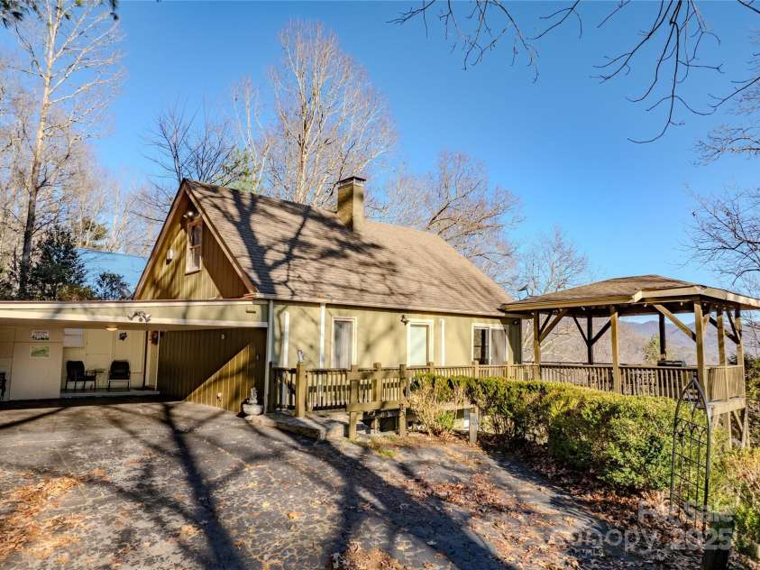 561 Deals Gap Road, Robbinsville, NC 28771.  MLS# CAR4144859, YatesRealty ID 8805. 