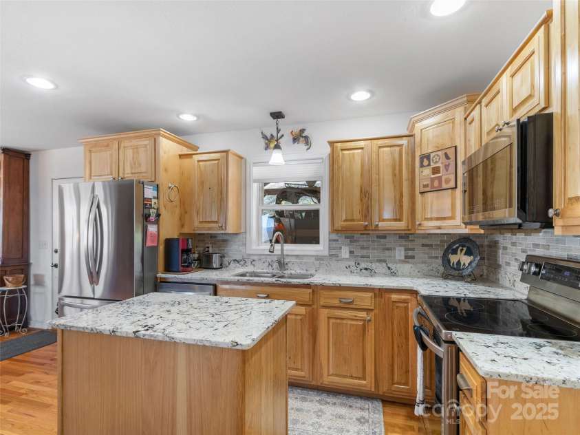 36 Crest Line Drive, Green Mountain, NC 28740.  MLS# CAR4237025, YatesRealty ID 8809. 