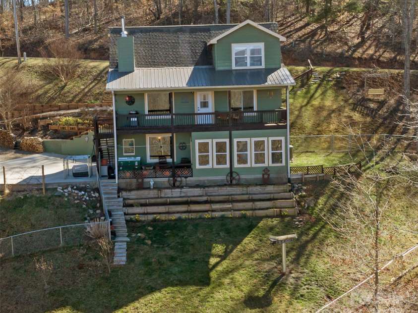 36 Crest Line Drive, Green Mountain, NC 28740.  MLS# CAR4237025, YatesRealty ID 8809. 