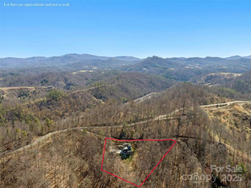 36 Crest Line Drive, Green Mountain, NC 28740.  MLS# CAR4237025, YatesRealty ID 8809. 
