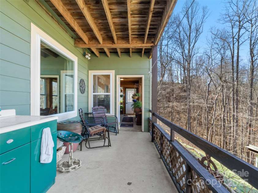 36 Crest Line Drive, Green Mountain, NC 28740.  MLS# CAR4237025, YatesRealty ID 8809. 
