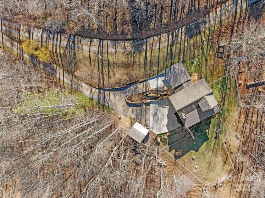 36 Crest Line Drive, Green Mountain, NC 28740.  MLS# CAR4237025, YatesRealty ID 8809. 