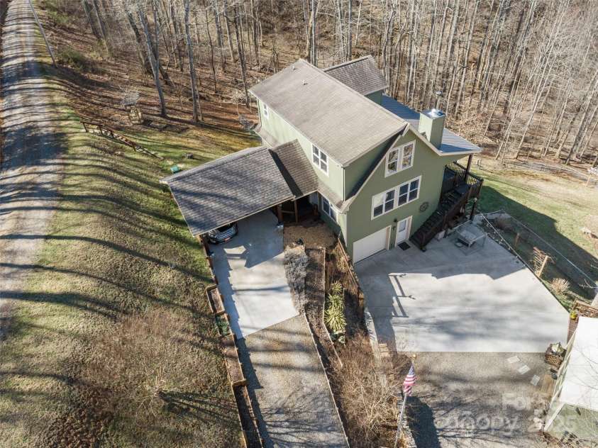 36 Crest Line Drive, Green Mountain, NC 28740.  MLS# CAR4237025, YatesRealty ID 8809. 
