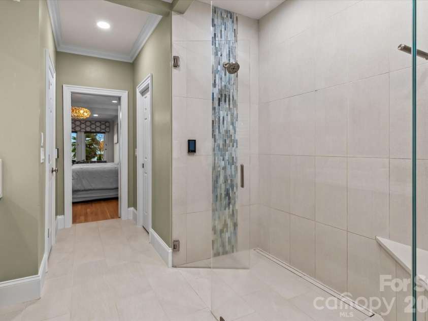 16407 Jetton Road, Cornelius, NC 28031.  MLS# CAR4326392, YatesRealty ID 881. En Suite Primary Bath
