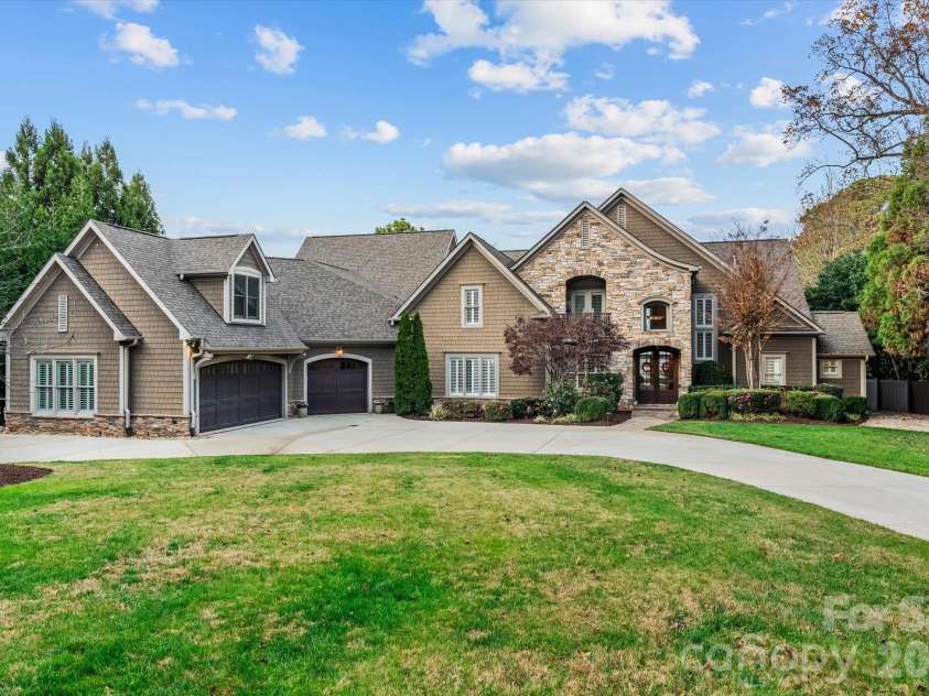 16407 Jetton Road, Cornelius, NC 28031.  MLS# CAR4326392, YatesRealty ID 881. Front Photo