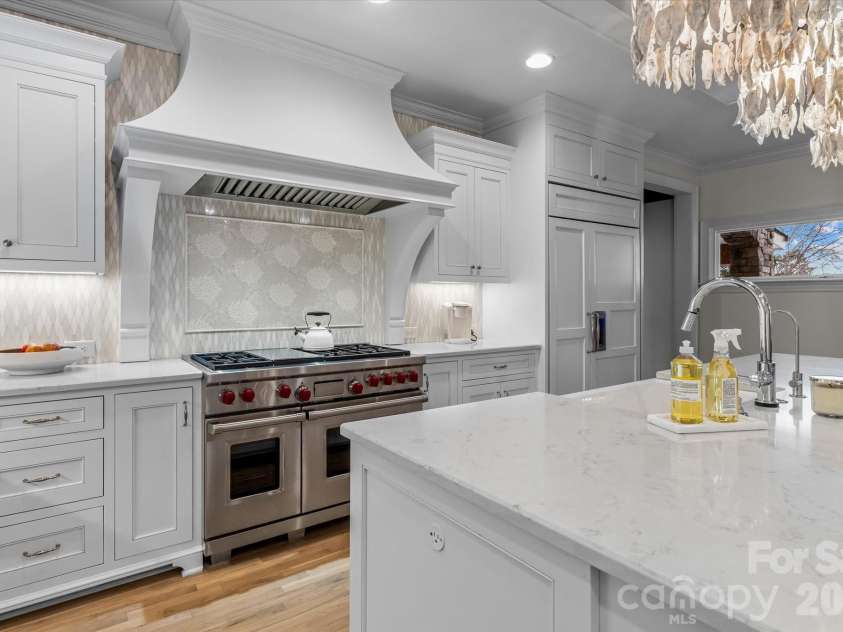 16407 Jetton Road, Cornelius, NC 28031.  MLS# CAR4326392, YatesRealty ID 881. Gourmet Kitchen