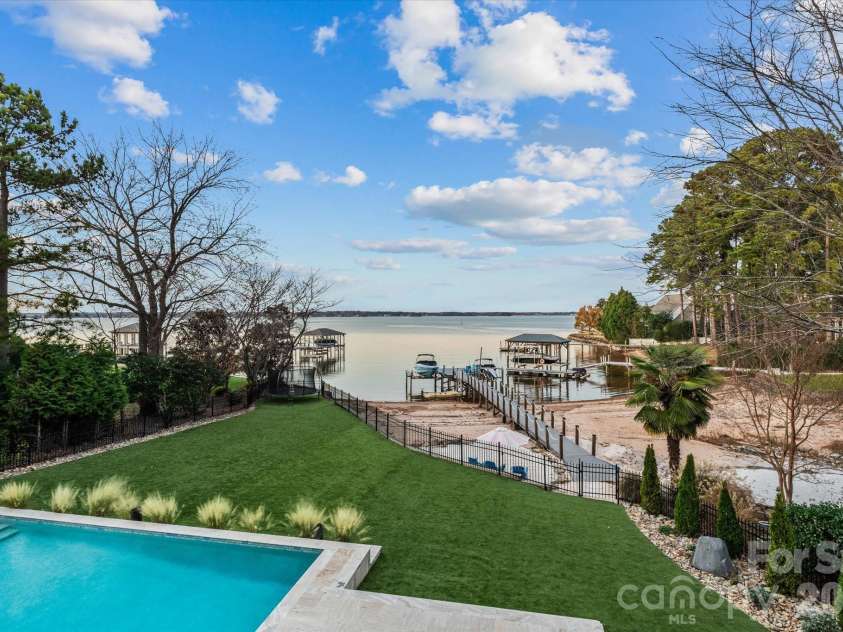 16407 Jetton Road, Cornelius, NC 28031.  MLS# CAR4326392, YatesRealty ID 881. Sprawling Waterfront Views