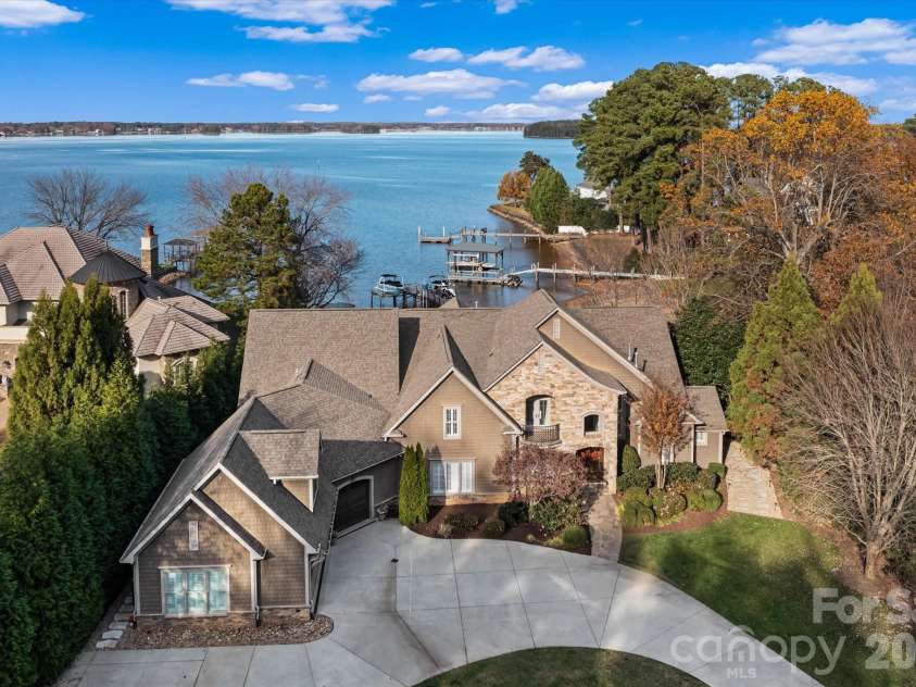 16407 Jetton Road, Cornelius, NC 28031.  MLS# CAR4326392, YatesRealty ID 881. Waterfront with main channel views