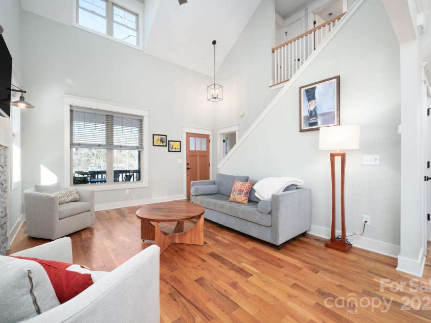 66 Deaver Street, Asheville, NC 28806.  MLS# CAR4217657, YatesRealty ID 8810. Fabulous Open Floor Plan with Vaulted Ceilings