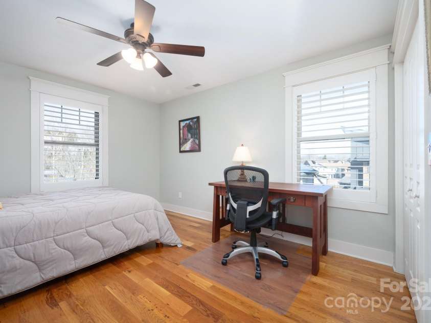 66 Deaver Street, Asheville, NC 28806.  MLS# CAR4217657, YatesRealty ID 8810. Large Rooms are Perfect for Queen Beds