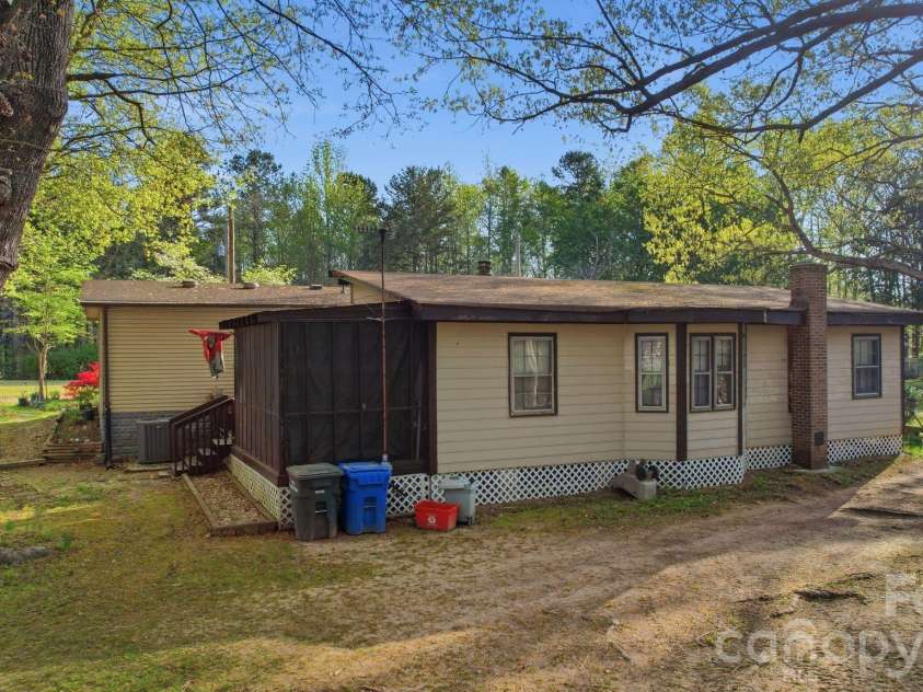 7922 Silver Maple Lane, Mint Hill, NC 28227.  MLS# CAR4318786, YatesRealty ID 8810. 