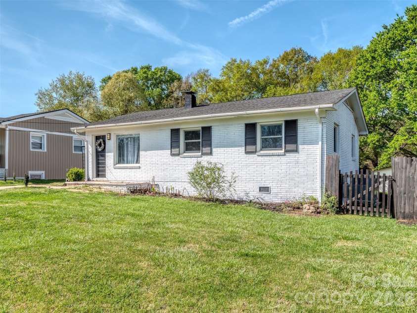 2326 Mason Street, Shelby, NC 28150.  MLS# CAR4360551, YatesRealty ID 8811. 