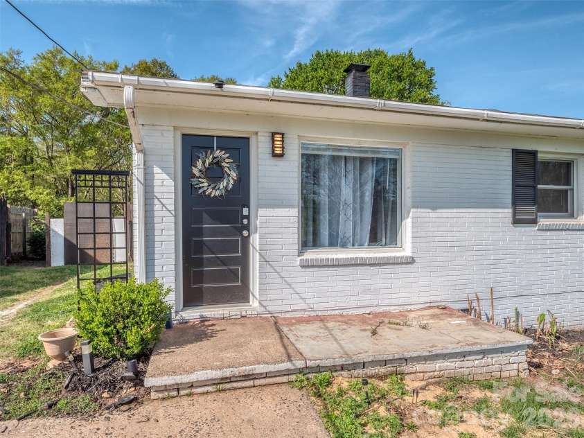 2326 Mason Street, Shelby, NC 28150.  MLS# CAR4360551, YatesRealty ID 8811. 