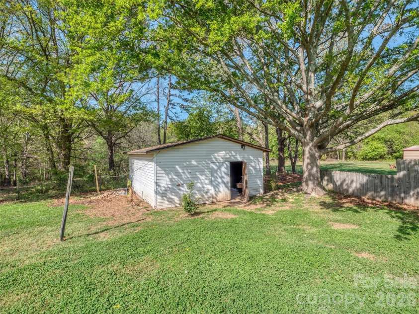 2326 Mason Street, Shelby, NC 28150.  MLS# CAR4360551, YatesRealty ID 8811. 