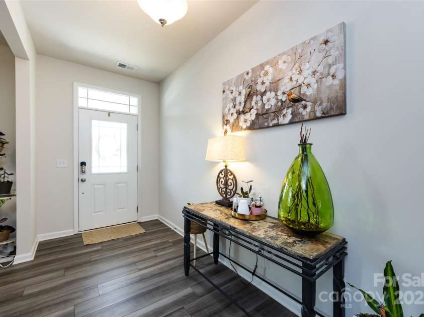 3100 Cheyney Park Drive, Charlotte, NC 28269.  MLS# CAR4247612, YatesRealty ID 8811. 