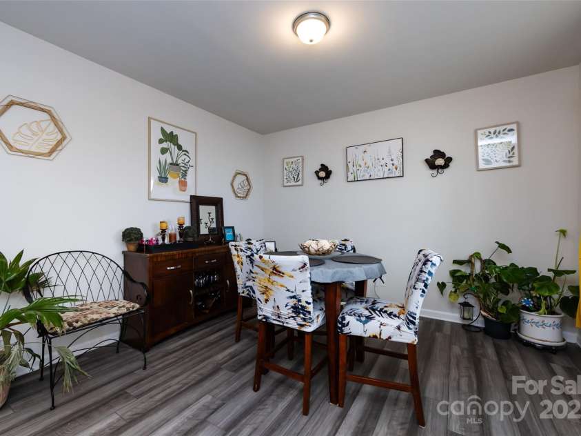 3100 Cheyney Park Drive, Charlotte, NC 28269.  MLS# CAR4247612, YatesRealty ID 8811. 