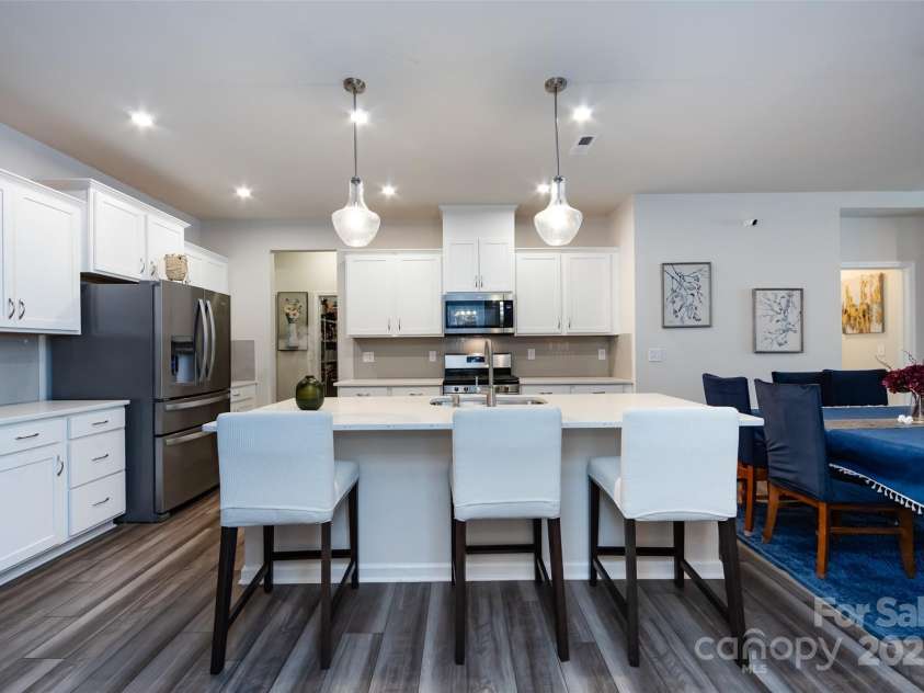 3100 Cheyney Park Drive, Charlotte, NC 28269.  MLS# CAR4247612, YatesRealty ID 8811. 