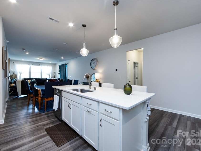 3100 Cheyney Park Drive, Charlotte, NC 28269.  MLS# CAR4247612, YatesRealty ID 8811. 