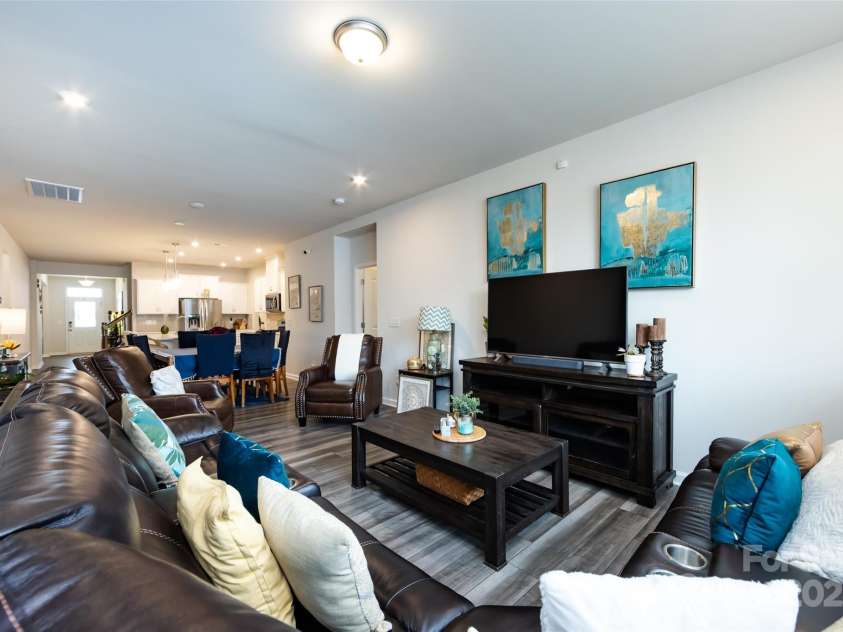 3100 Cheyney Park Drive, Charlotte, NC 28269.  MLS# CAR4247612, YatesRealty ID 8811. 