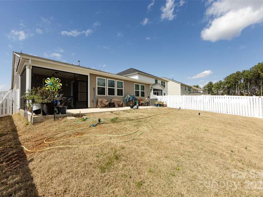 3100 Cheyney Park Drive, Charlotte, NC 28269.  MLS# CAR4247612, YatesRealty ID 8811. 