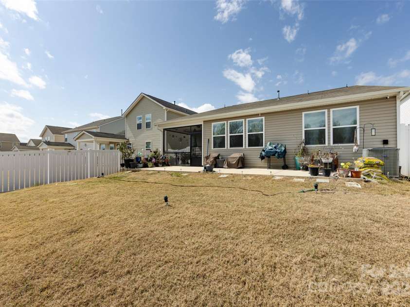 3100 Cheyney Park Drive, Charlotte, NC 28269.  MLS# CAR4247612, YatesRealty ID 8811. 