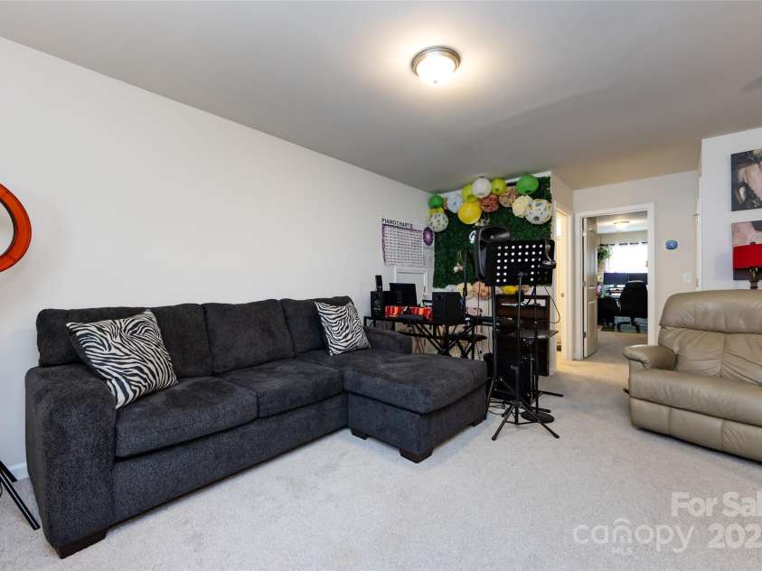 3100 Cheyney Park Drive, Charlotte, NC 28269.  MLS# CAR4247612, YatesRealty ID 8811. Loft