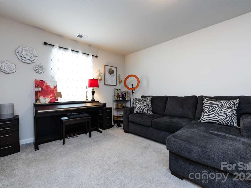 3100 Cheyney Park Drive, Charlotte, NC 28269.  MLS# CAR4247612, YatesRealty ID 8811. Loft