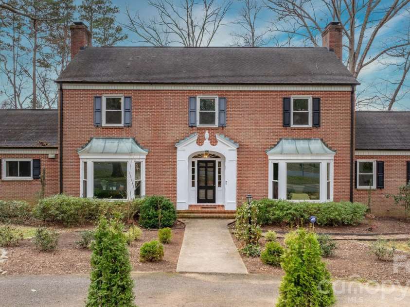 1540 Westbrook Circle, Gastonia, NC 28052.  MLS# CAR4353773, YatesRealty ID 8812. 