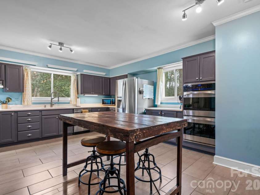 1540 Westbrook Circle, Gastonia, NC 28052.  MLS# CAR4353773, YatesRealty ID 8812. 
