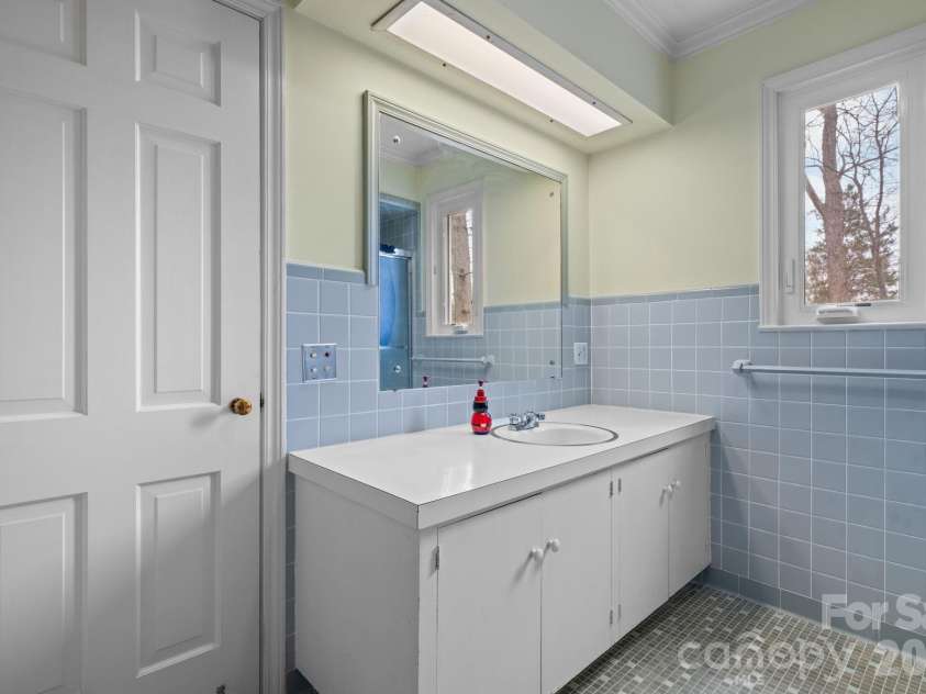 1540 Westbrook Circle, Gastonia, NC 28052.  MLS# CAR4353773, YatesRealty ID 8812. 