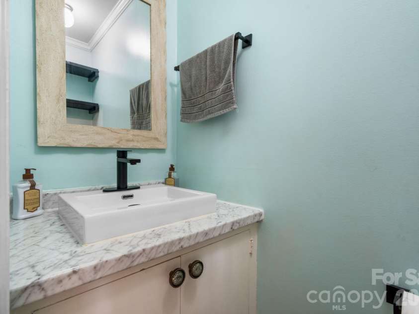 1540 Westbrook Circle, Gastonia, NC 28052.  MLS# CAR4353773, YatesRealty ID 8812. 