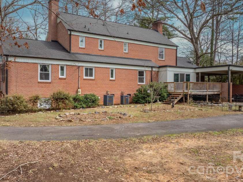 1540 Westbrook Circle, Gastonia, NC 28052.  MLS# CAR4353773, YatesRealty ID 8812. 