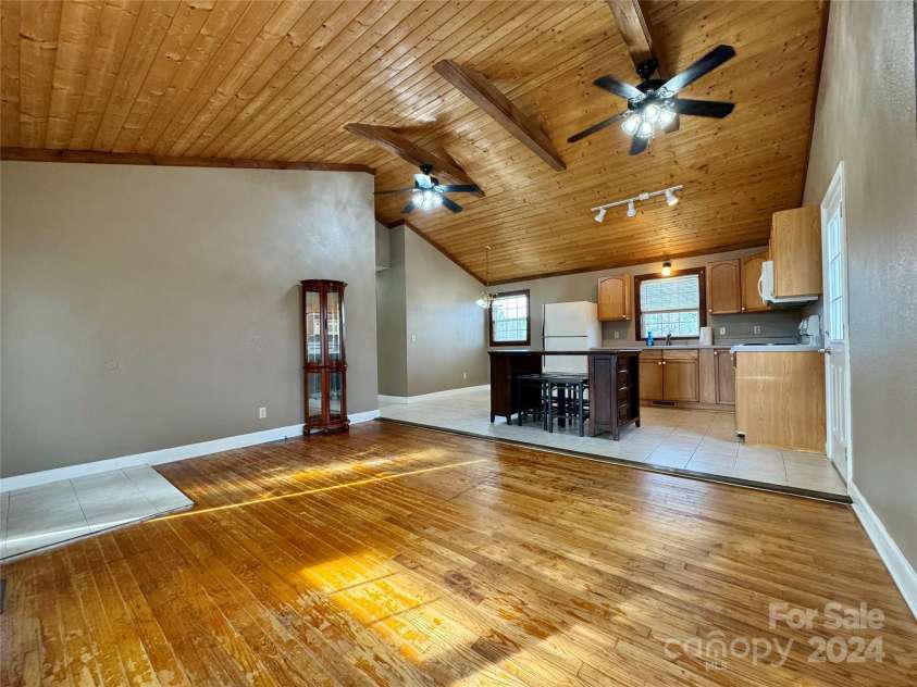 1031 7th Avenue, Hendersonville, NC 28791.  MLS# CAR4207190, YatesRealty ID 8813. Open Layout