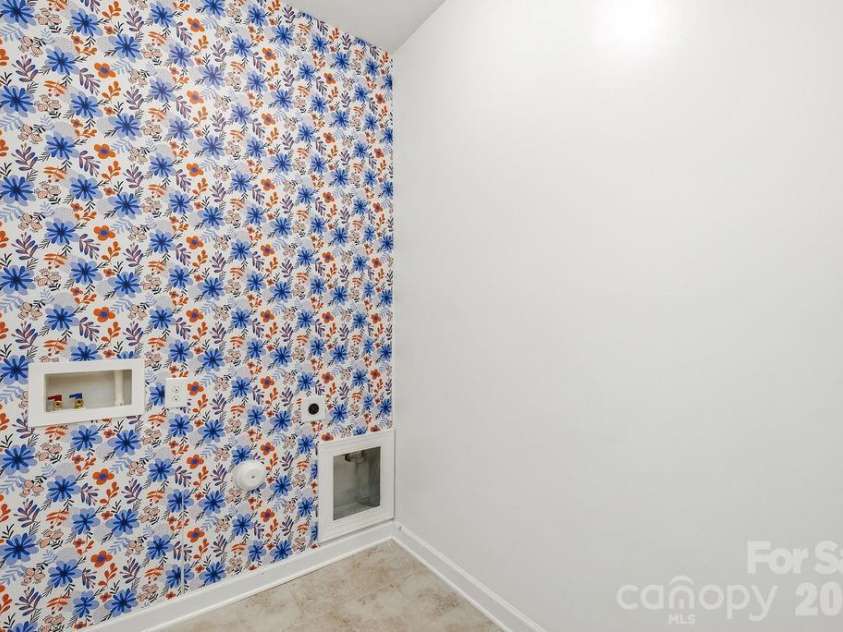 3024 Marchers Trace Drive, Charlotte, NC 28227.  MLS# CAR4393087, YatesRealty ID 8813. Laundry Room 