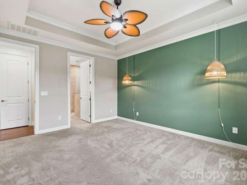 3024 Marchers Trace Drive, Charlotte, NC 28227.  MLS# CAR4393087, YatesRealty ID 8813. Primary Bathroom 