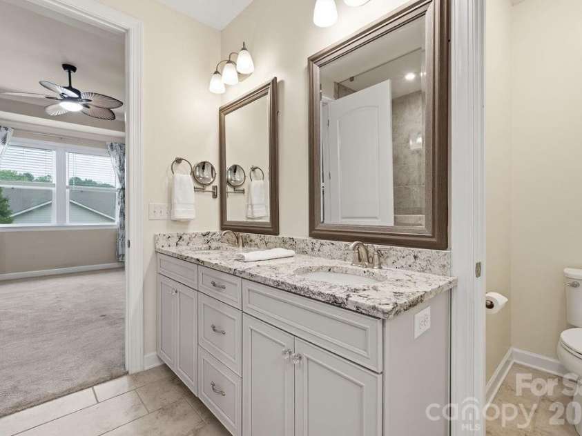 3024 Marchers Trace Drive, Charlotte, NC 28227.  MLS# CAR4393087, YatesRealty ID 8813. Primary Bathroom 