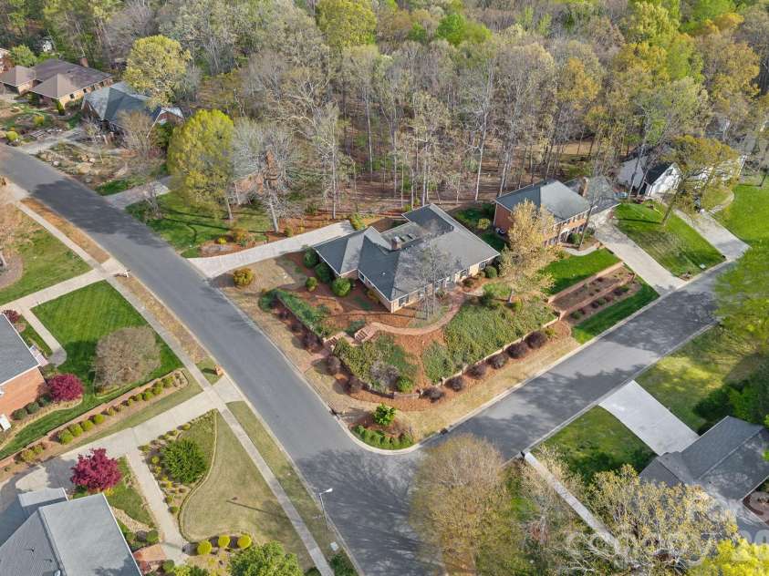 1001 Thistle Court, Charlotte, NC 28211.  MLS# CAR4311129, YatesRealty ID 8814. 