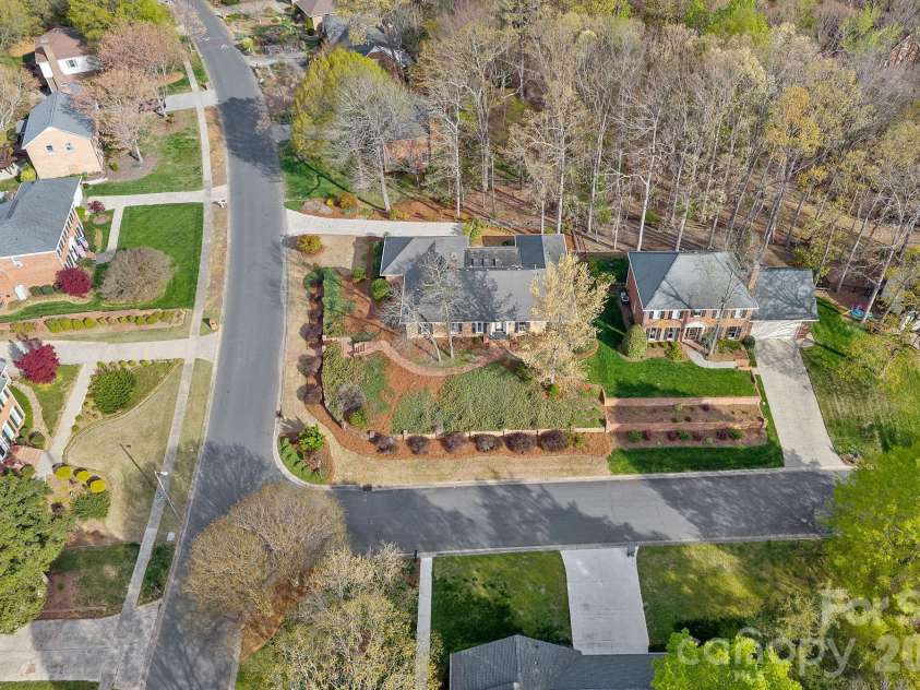 1001 Thistle Court, Charlotte, NC 28211.  MLS# CAR4311129, YatesRealty ID 8814. 