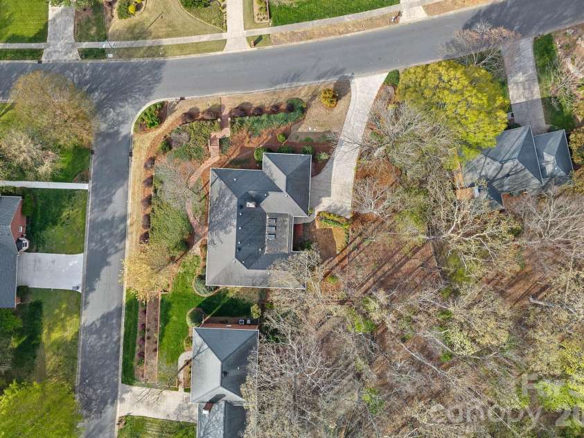 1001 Thistle Court, Charlotte, NC 28211.  MLS# CAR4311129, YatesRealty ID 8814. 