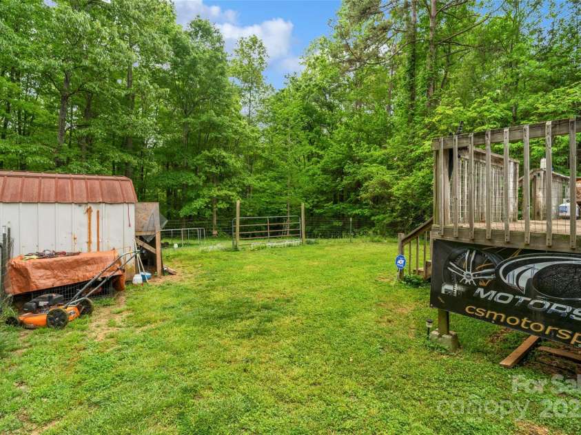 5128 Green Leaf Court, Mount Holly, NC 28120.  MLS# CAR4230557, YatesRealty ID 8814. 